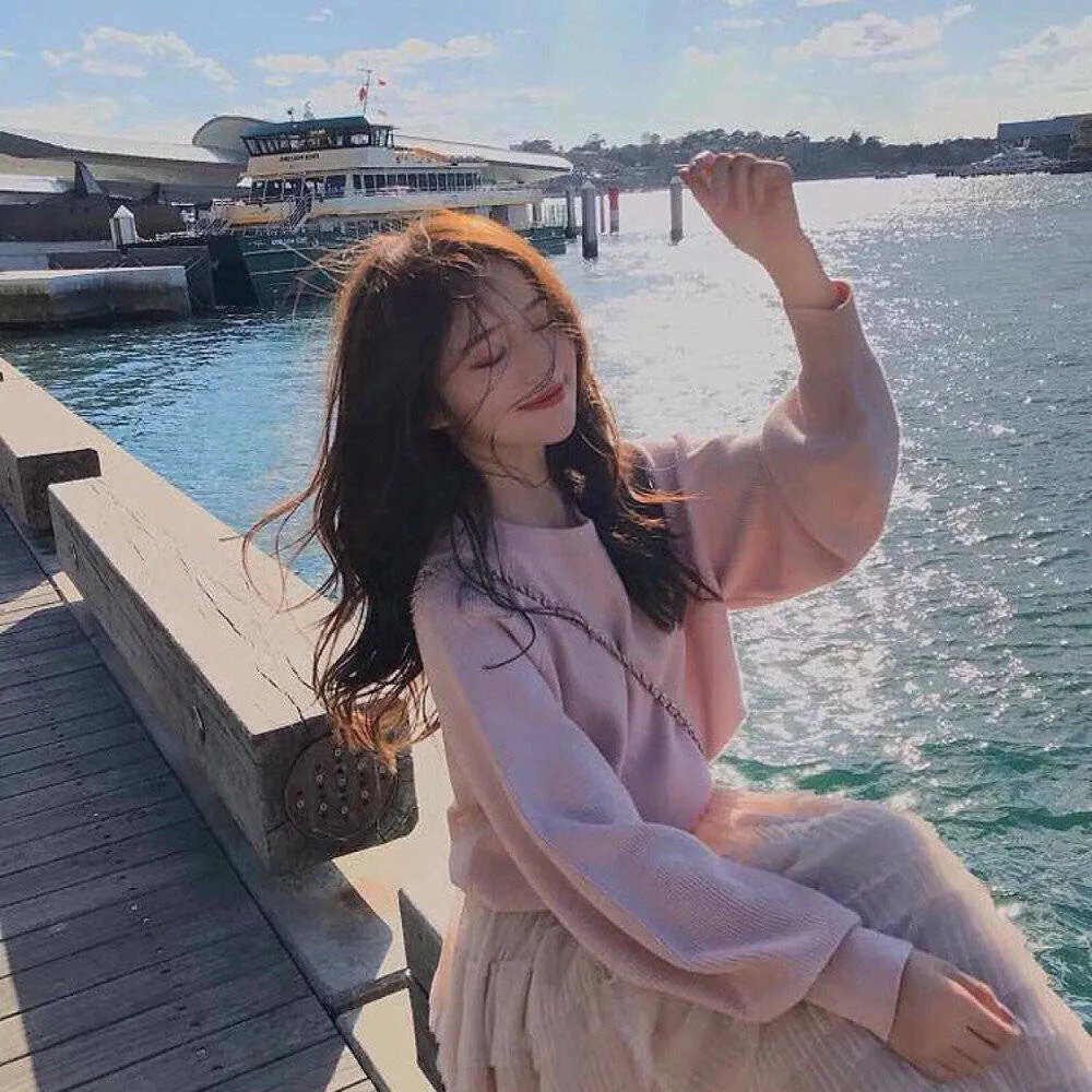 踹掉渣男后，三个哥哥团宠我